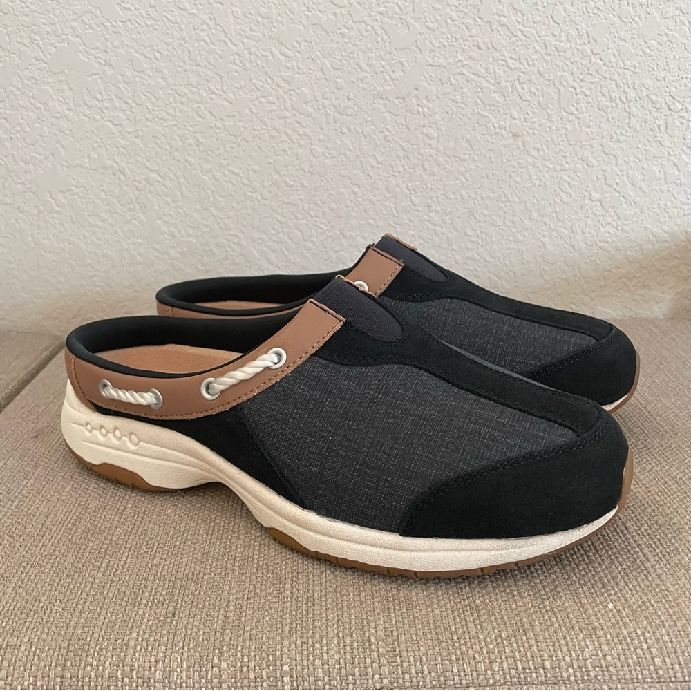 NWOT Clogs